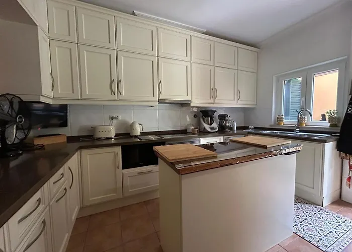 Vilamoura Family-garden Villa *